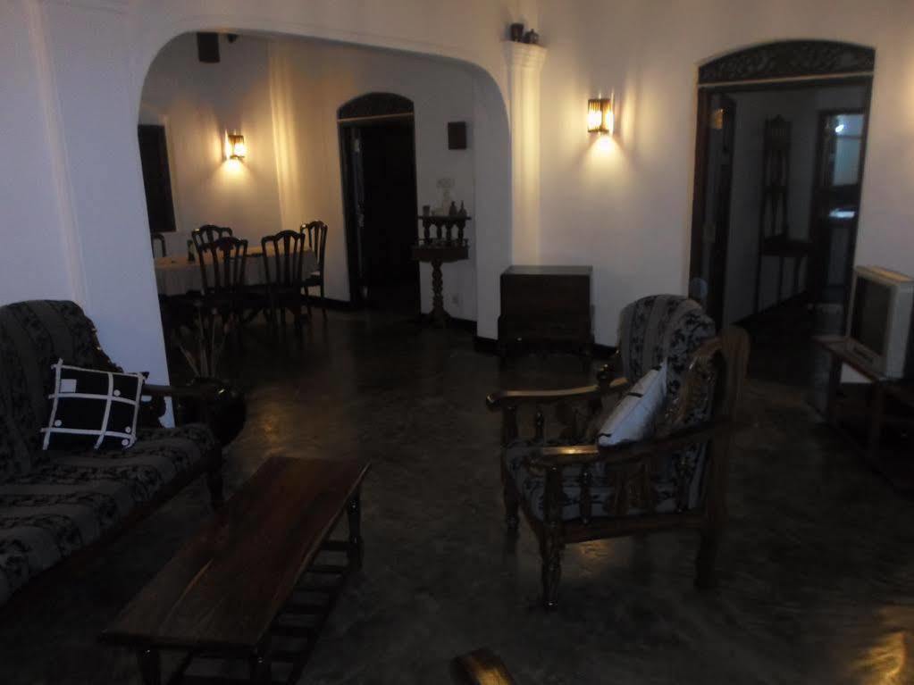 Taxiarhis Hotel