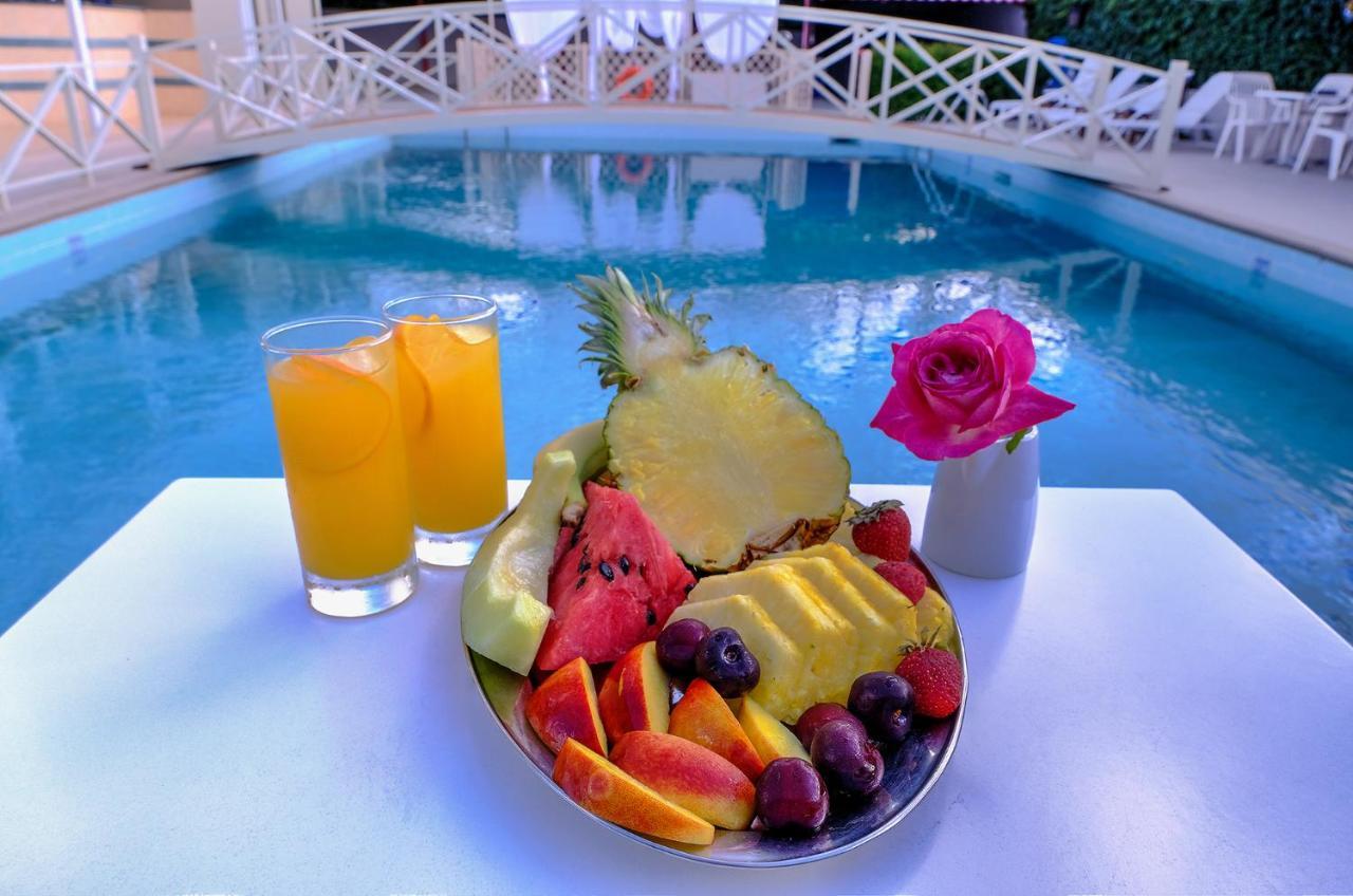 Taxiarhis Hotel 3*